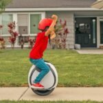 Inmotion E20 Einräder – 450-W-Motor – 240-Wh-Akku – Reichweite bis zu 30 Kilometer – Höchstgeschwindigkeit 20 km/h – Doppelte 14-Zoll-Reifen, Weiß