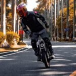 Inmotion Einrad Elektrisch V13 Pro, Erwachsene, Schwarz, Motor 4500W, Reichweite bis zu 150km, Geschwindigkeit auf 25 km/h begrenzt, Luftreifen 22''